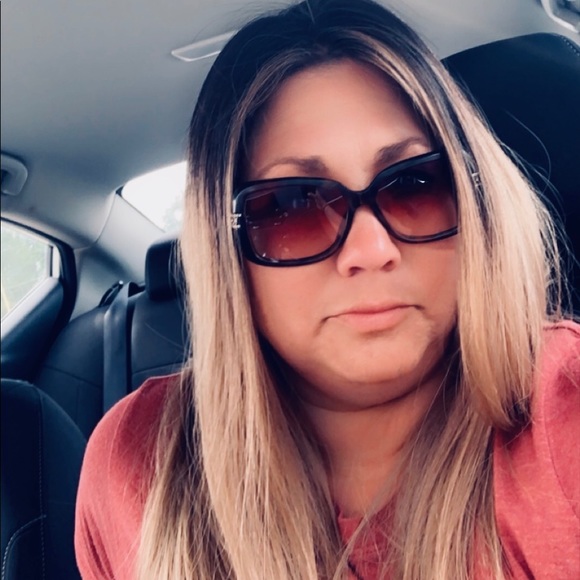 Meet your Posher, Kelly - Picture 4 of 4